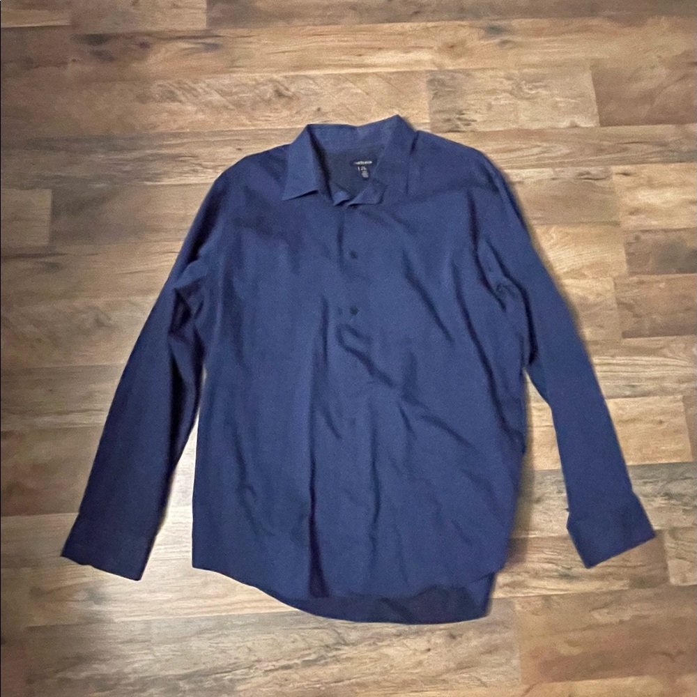Van Heusen button up dress shirt